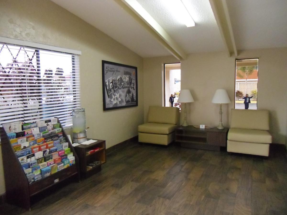 Super 8 By Wyndham Lantana West Palm Beach Εξωτερικό φωτογραφία